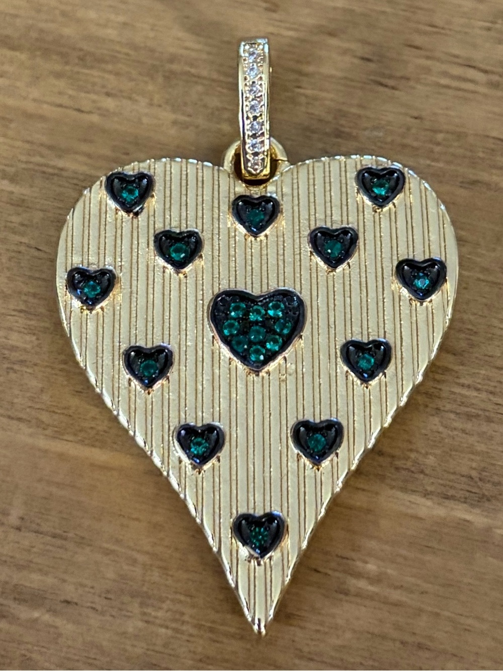 Gold Tone Emerald Crystal Heart Statement Necklace 💚 THIS HEART IS EVERYTHING 💚